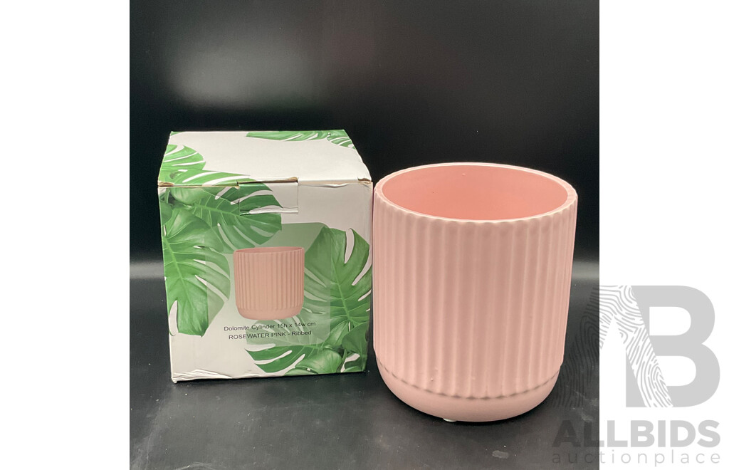 Elizabeth Arden 5th Avenue Only NYC, Uptown NYC and Dolomite Cyclinder 15(h)x14(w)cm