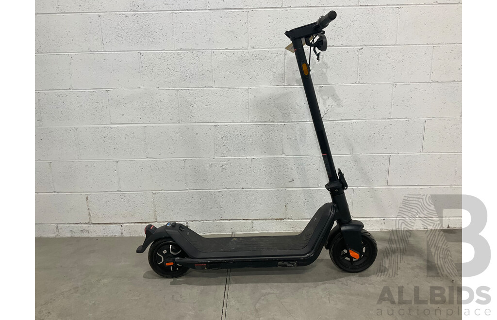 NIU Kick Scooter - KQi3 Sport
