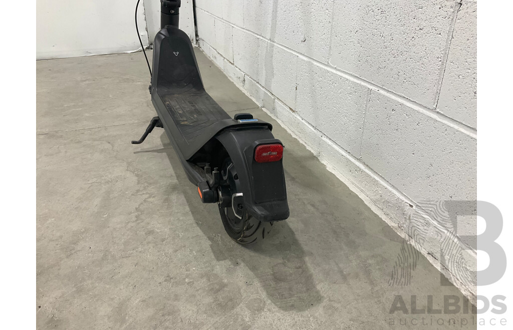 NIU Kick Scooter - KQi3 Sport
