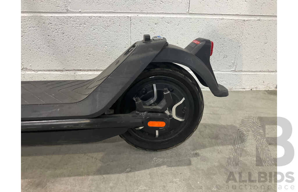 NIU Kick Scooter - KQi3 Sport