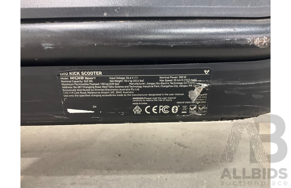 NIU Kick Scooter - KQi3 Sport