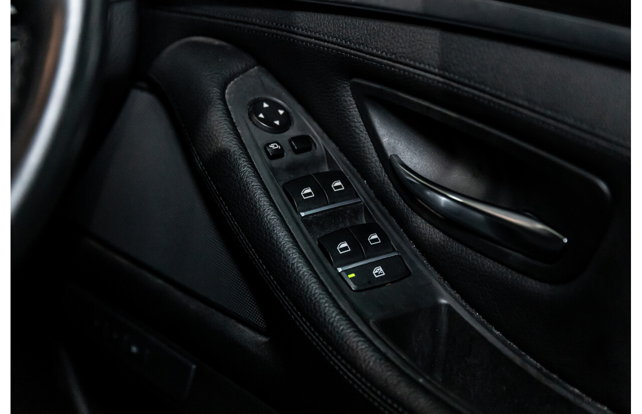 11/2016 BMW 520i M Sport (RWD) F10 MY17 4d Sedan Alpine White Turbo 2.0L