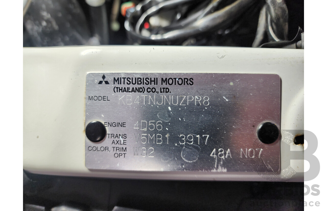 10/2014 Mitsubishi Triton GLX (4x4) MN MY15 Double Cab Utility White 2.5L