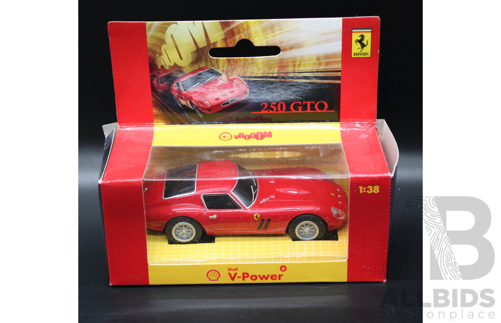 Five V-POWER Ferrari Model Car Collection Including F2005, F50, 250 GTO -  1:38 Scale