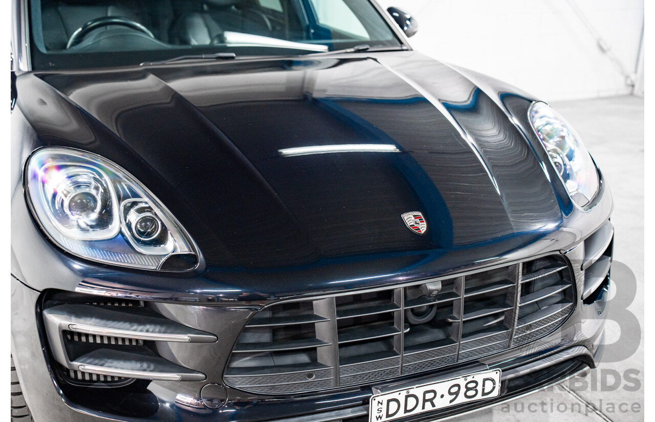 01/2016 Porsche Macan Turbo (AWD) MY16 4d Wagon Jet Black Metallic Twin Turbo V6 3.6L