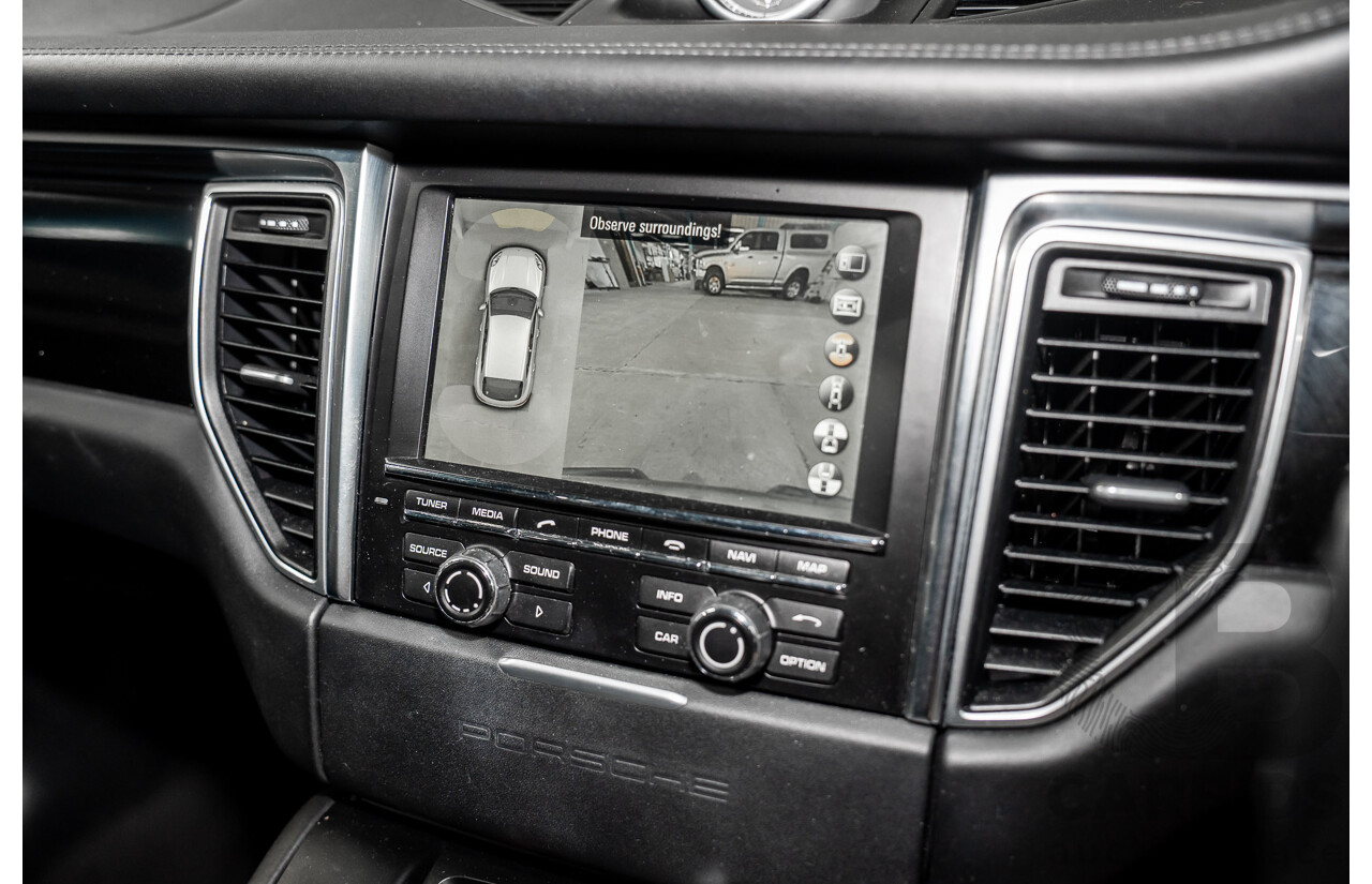 01/2016 Porsche Macan Turbo (AWD) MY16 4d Wagon Jet Black Metallic Twin Turbo V6 3.6L