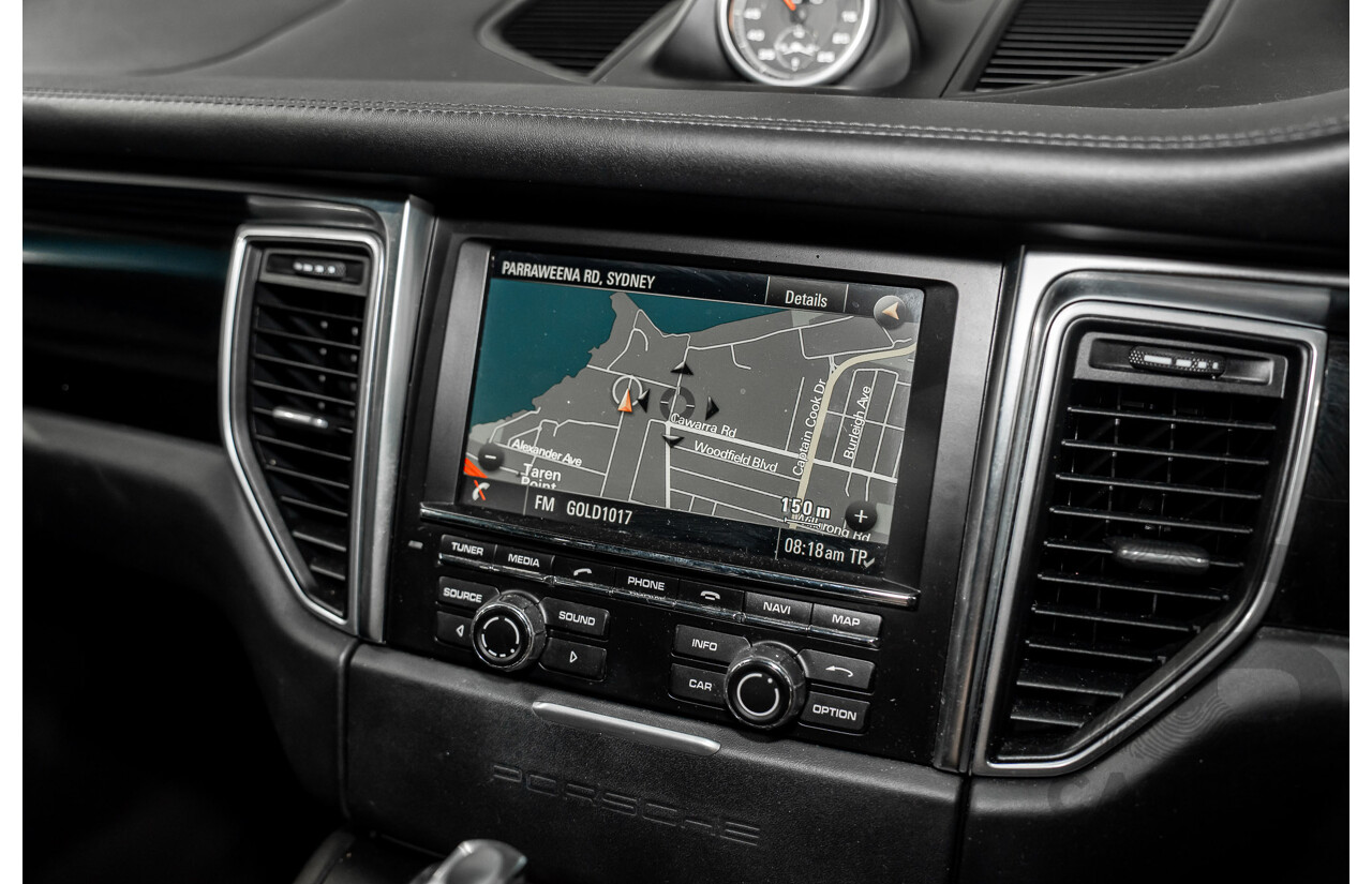 01/2016 Porsche Macan Turbo (AWD) MY16 4d Wagon Jet Black Metallic Twin Turbo V6 3.6L