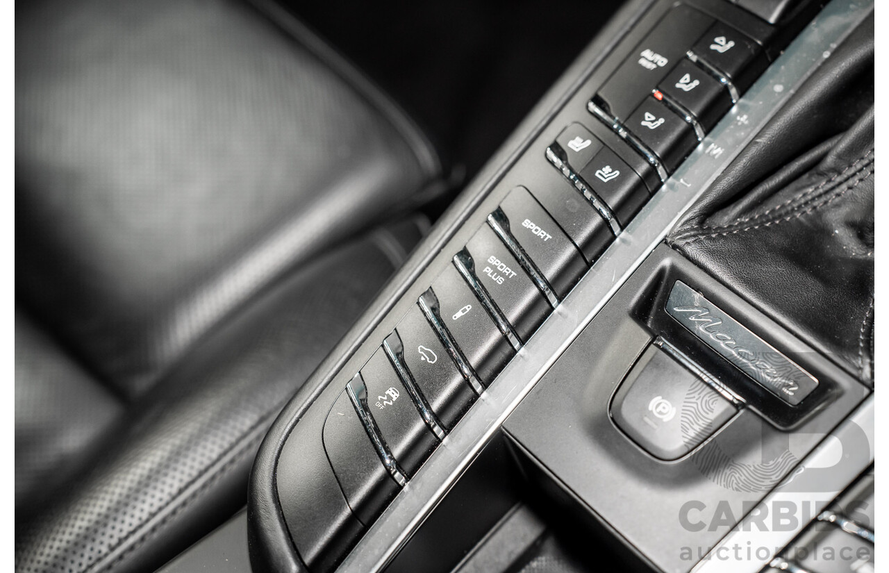 01/2016 Porsche Macan Turbo (AWD) MY16 4d Wagon Jet Black Metallic Twin Turbo V6 3.6L