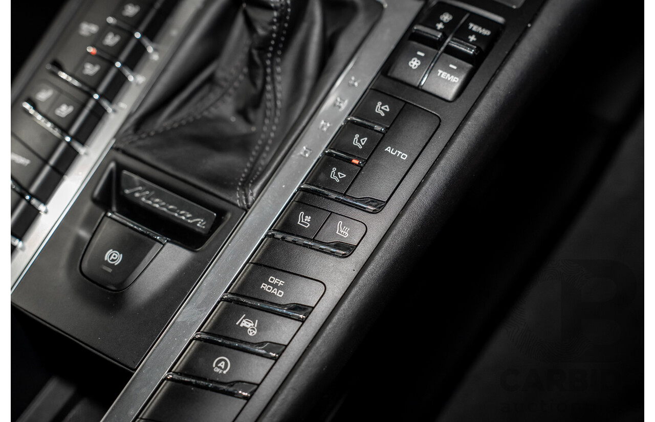 01/2016 Porsche Macan Turbo (AWD) MY16 4d Wagon Jet Black Metallic Twin Turbo V6 3.6L