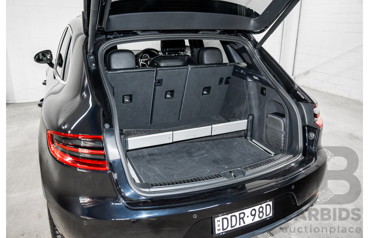 01/2016 Porsche Macan Turbo (AWD) MY16 4d Wagon Jet Black Metallic Twin Turbo V6 3.6L