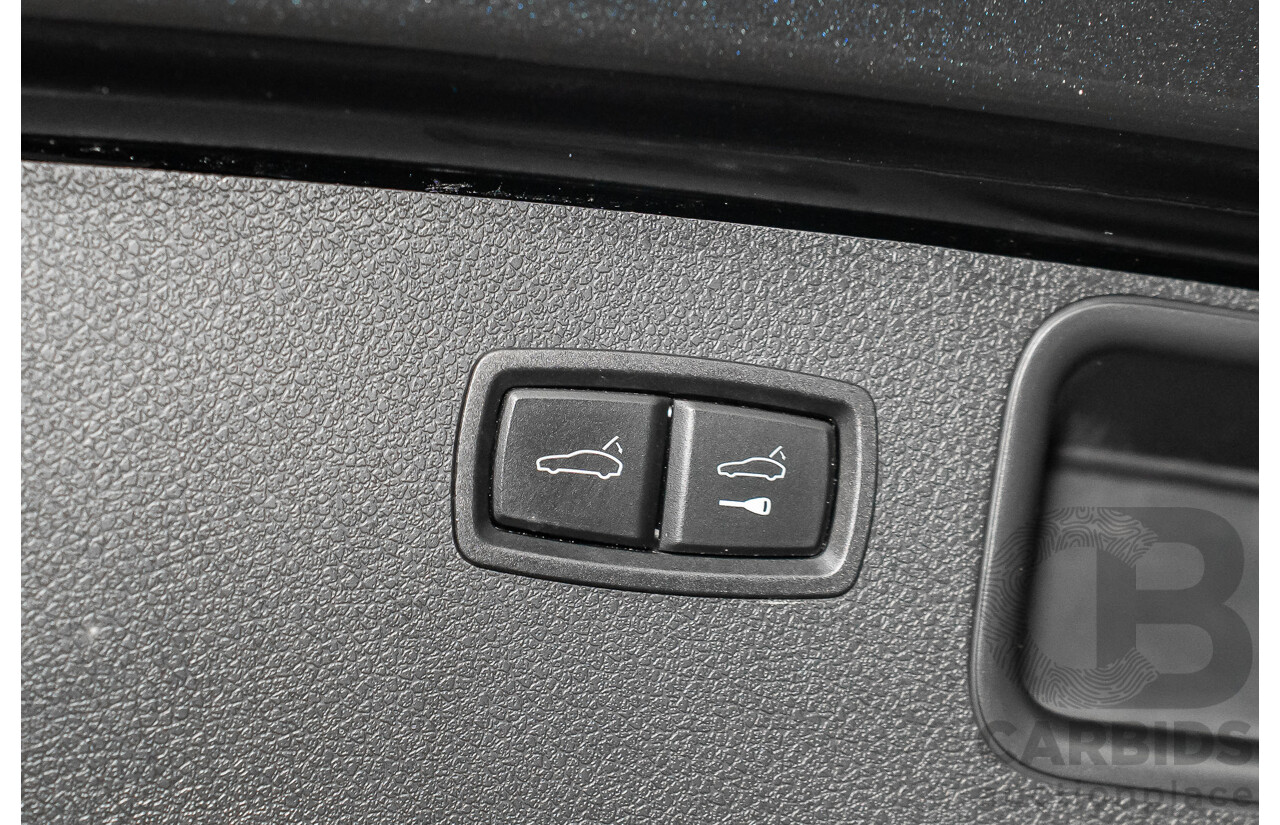 01/2016 Porsche Macan Turbo (AWD) MY16 4d Wagon Jet Black Metallic Twin Turbo V6 3.6L