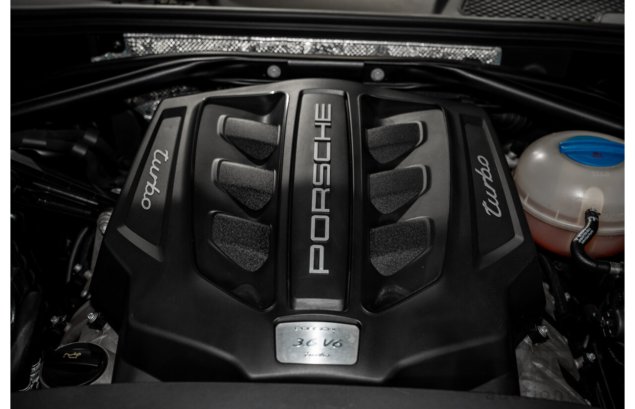 01/2016 Porsche Macan Turbo (AWD) MY16 4d Wagon Jet Black Metallic Twin Turbo V6 3.6L