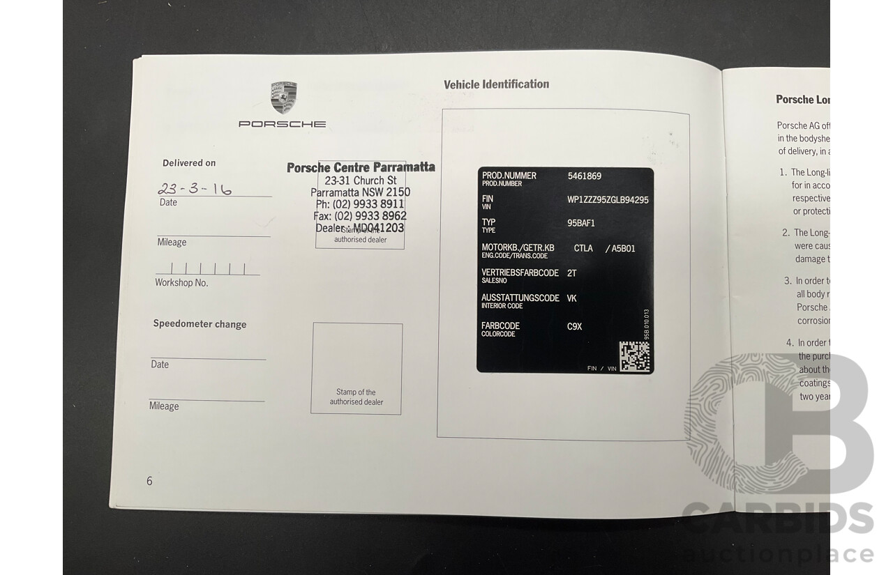 01/2016 Porsche Macan Turbo (AWD) MY16 4d Wagon Jet Black Metallic Twin Turbo V6 3.6L