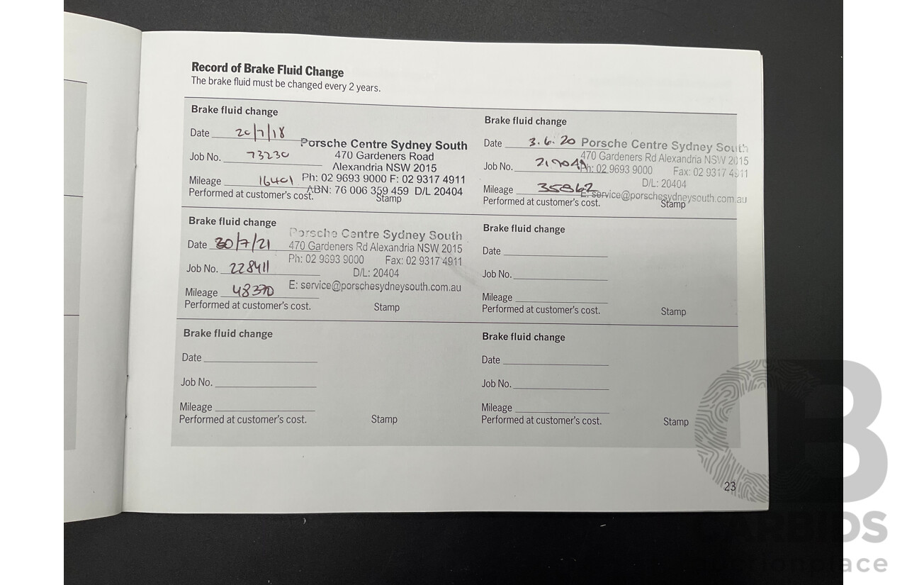 01/2016 Porsche Macan Turbo (AWD) MY16 4d Wagon Jet Black Metallic Twin Turbo V6 3.6L