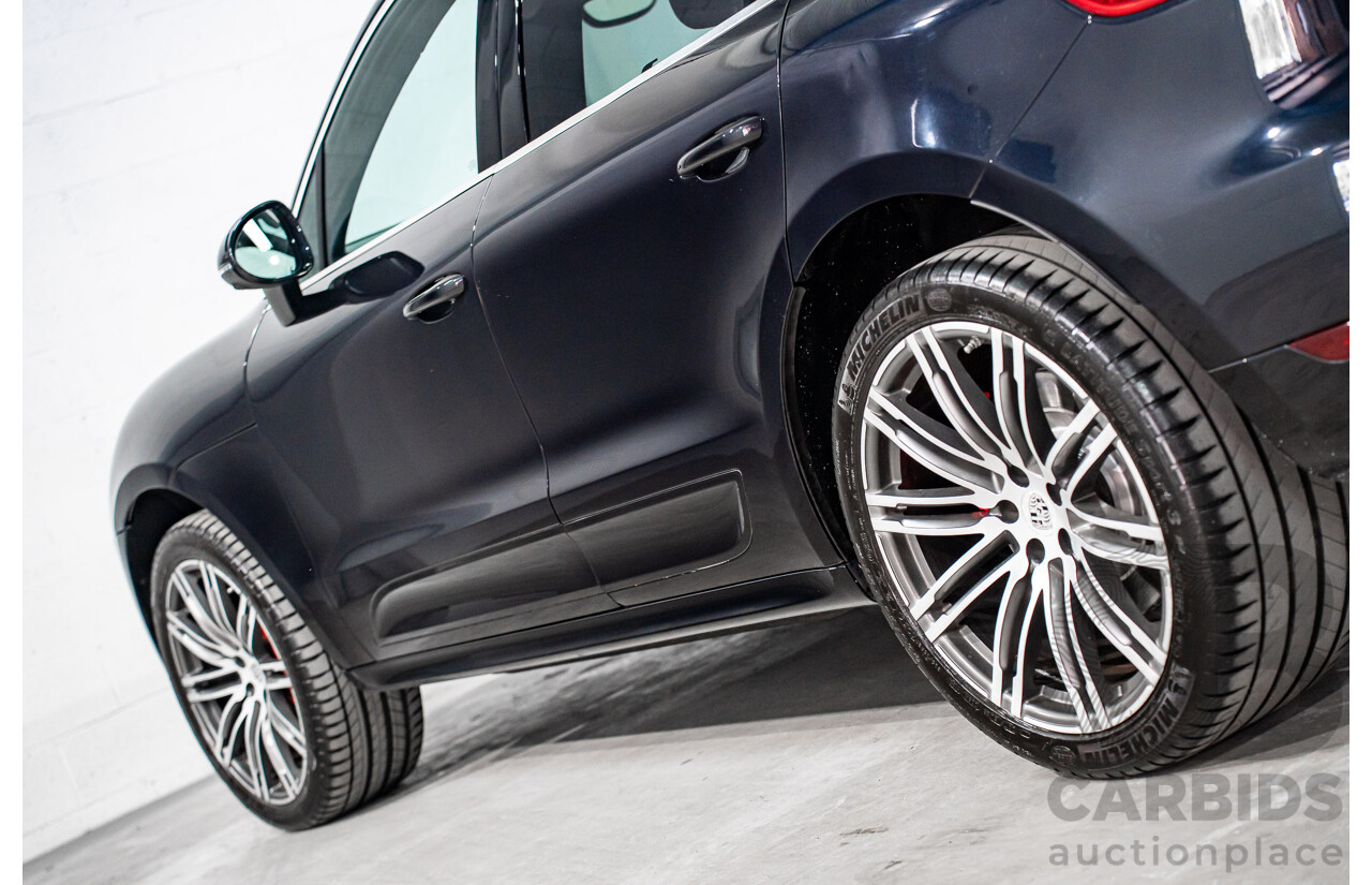 01/2016 Porsche Macan Turbo (AWD) MY16 4d Wagon Jet Black Metallic Twin Turbo V6 3.6L