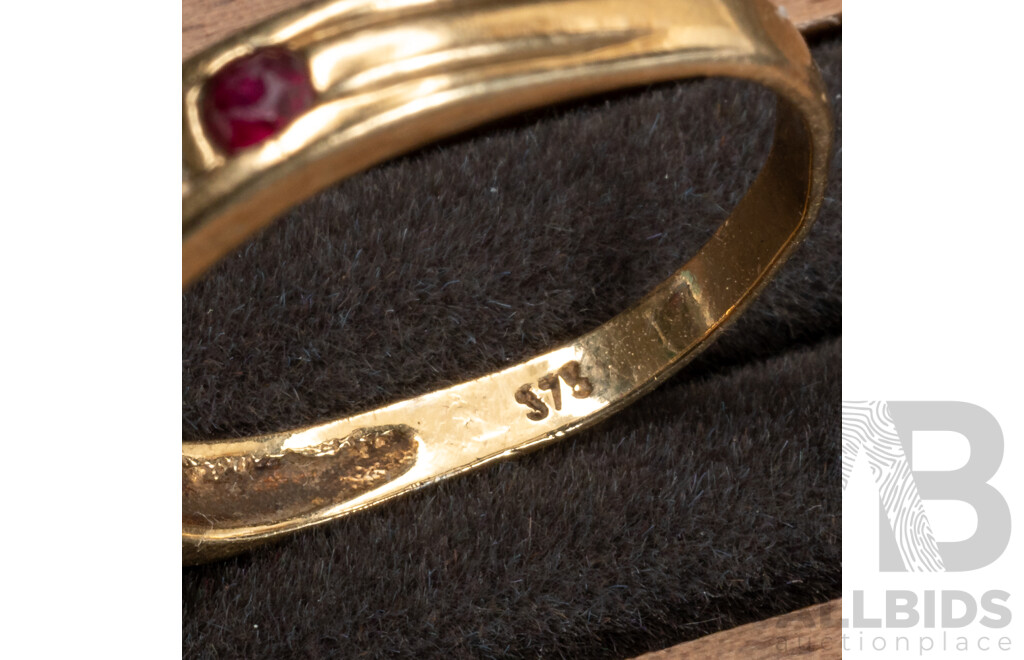 9ct created ruby & diamond Ring, Size O, 2.10 Grams