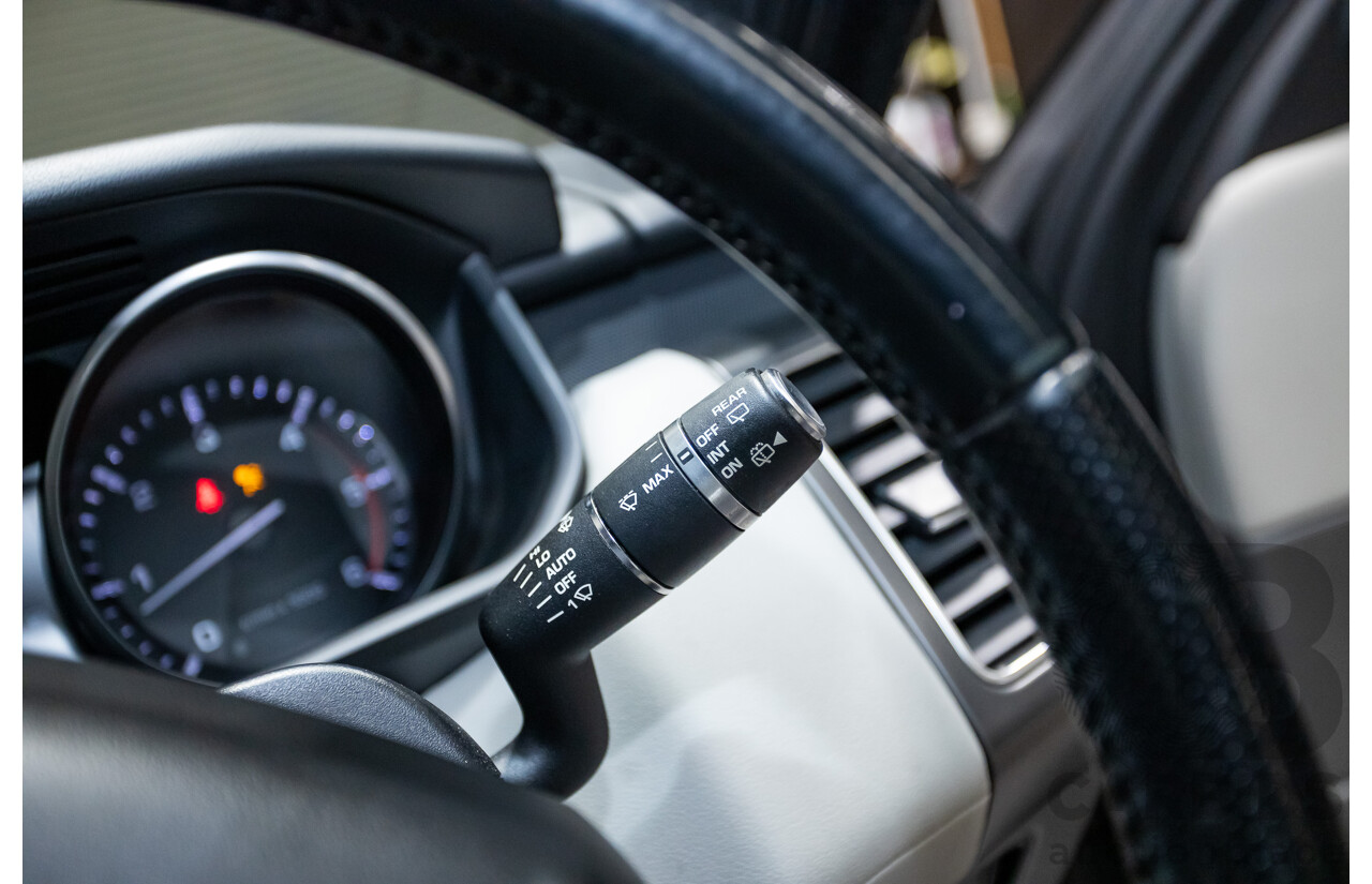 03/2014 Range Rover Range Rover Sport 3.0 TDV6 SE (AWD) LW 4D Wagon Fuji White Turbo Diesel 3.0L