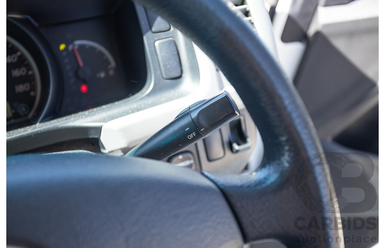 7/2008 Toyota Hiace Commuter KDH223R MY07 UPGRADE Bus White 3.0L - 10 seats