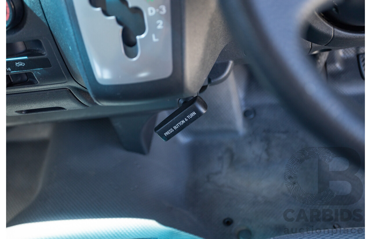 7/2008 Toyota Hiace Commuter KDH223R MY07 UPGRADE Bus White 3.0L - 10 seats