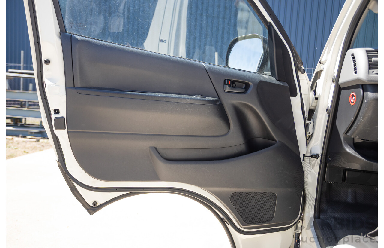 7/2008 Toyota Hiace Commuter KDH223R MY07 UPGRADE Bus White 3.0L - 10 seats