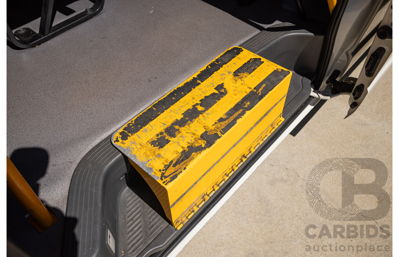 7/2008 Toyota Hiace Commuter KDH223R MY07 UPGRADE Bus White 3.0L - 10 seats