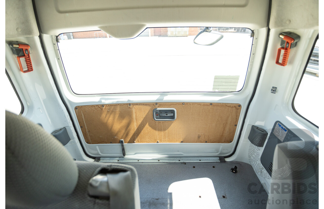 7/2008 Toyota Hiace Commuter KDH223R MY07 UPGRADE Bus White 3.0L - 10 seats