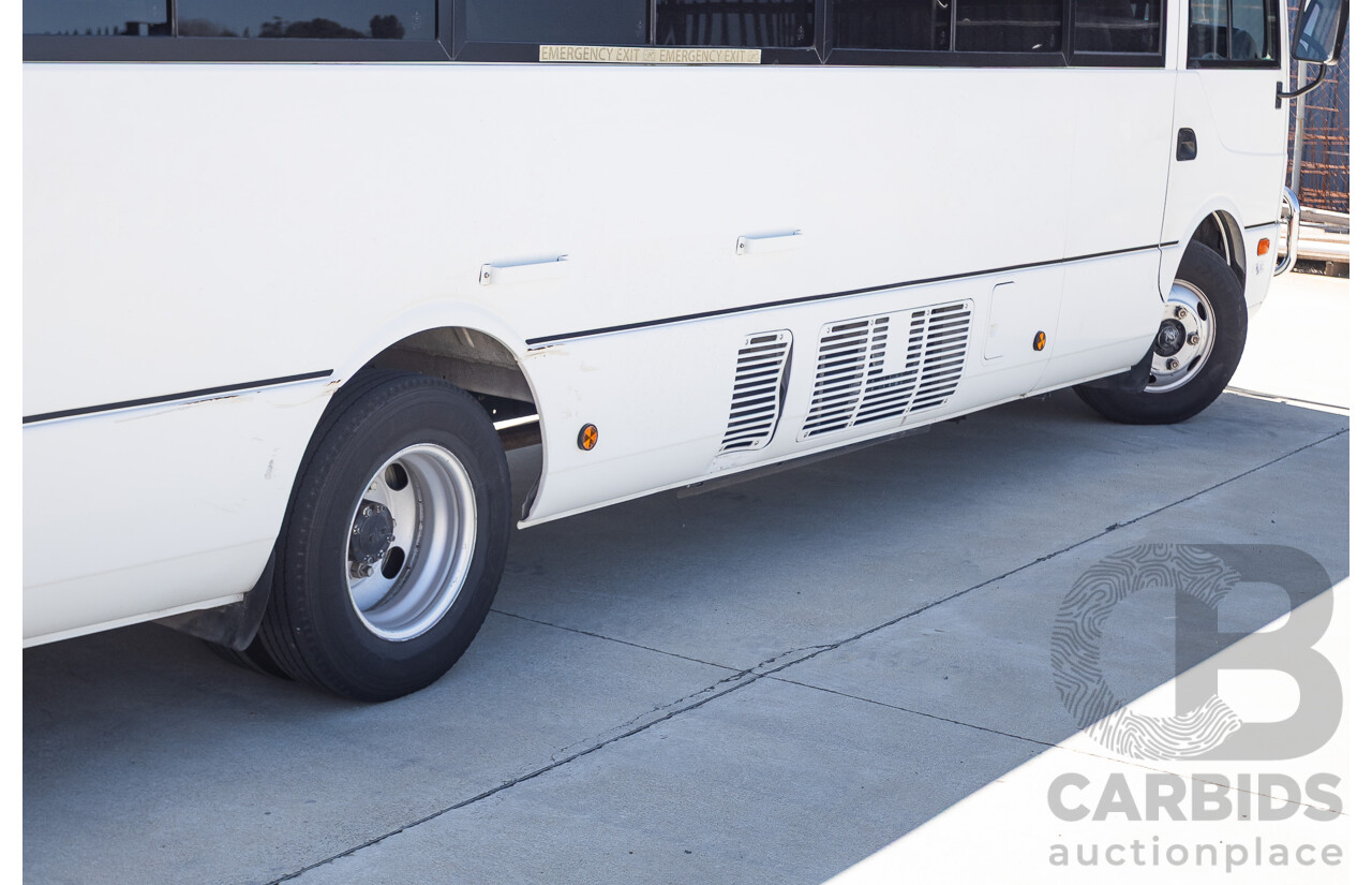10/2007 Mitsubishi Fuso Rosa Turbo Diesel 3.9L 17 Seater Bus with Braun Vista Commercial Wheelchair Lift