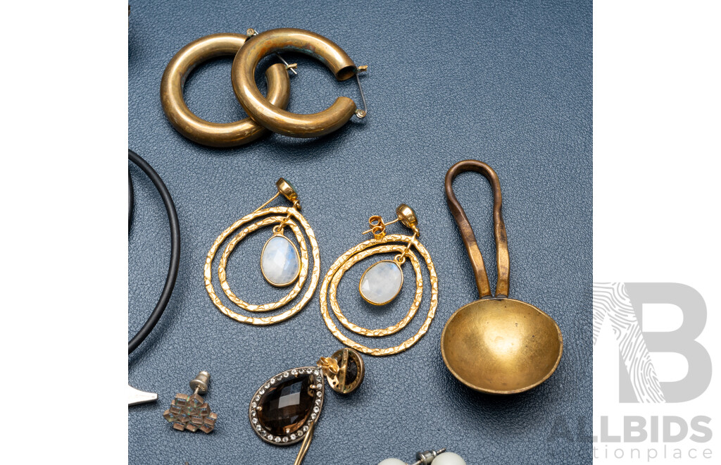 Collection of Jwellery Including Sterling Silver Gemstone Earrings & Mexican Cross Pendant