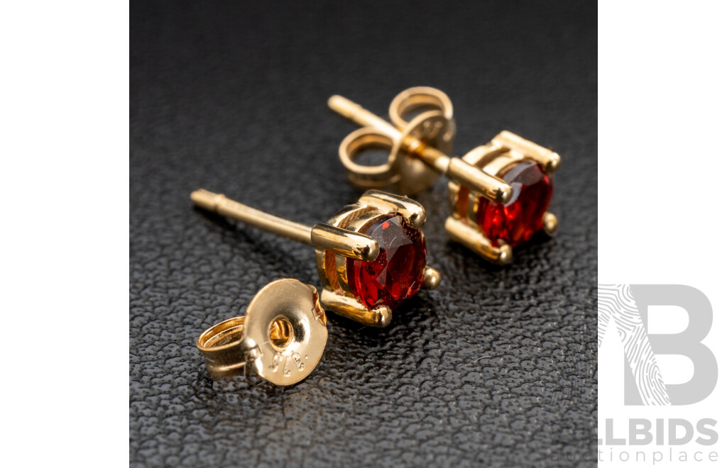BRAND NEW - 9ct Yellow Gold Garnet Stud Earrings, 4.5mm, 1.05 Grams