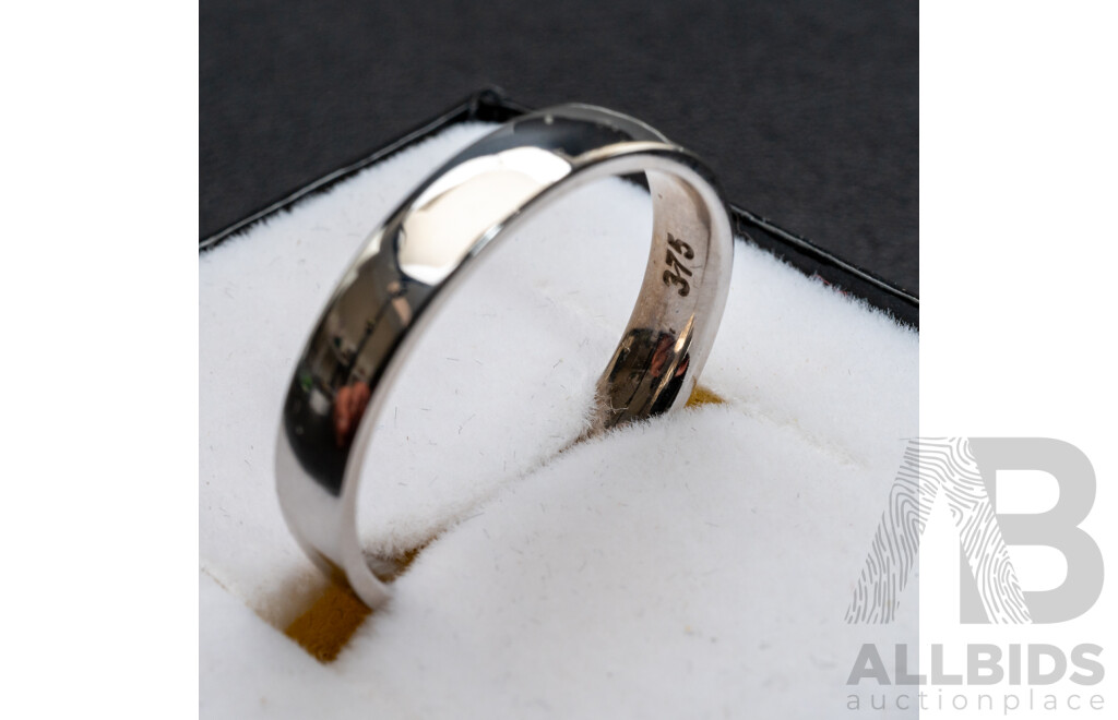BRAND NEW - 9ct White Gold Flat Curve Profile Mens Comfort Fit Wedding Ring, Size S1/2, 4.13 Grams