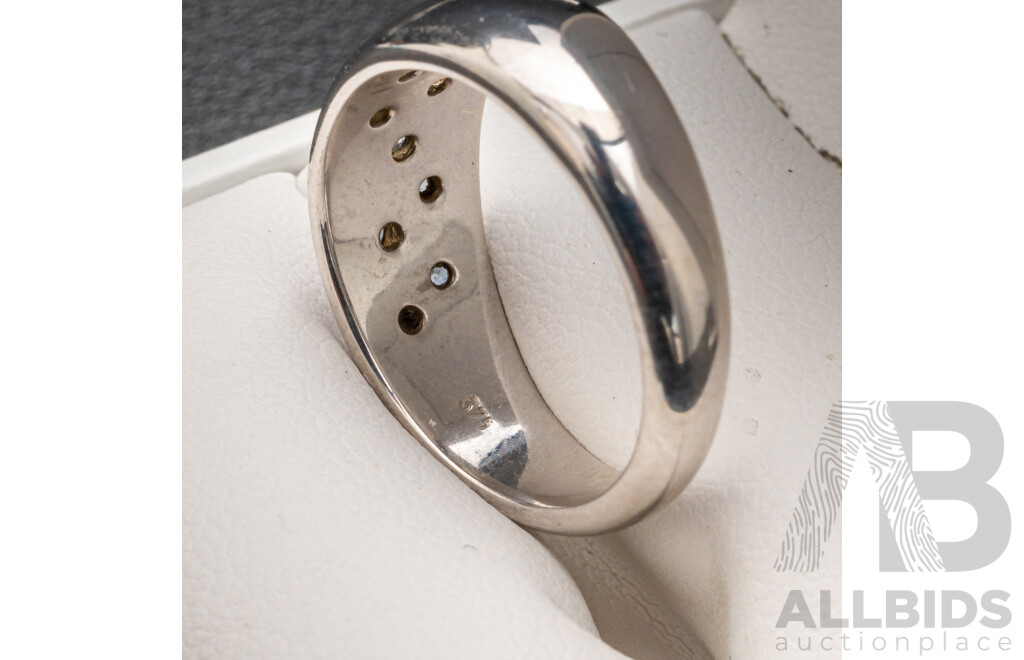 BRAND NEW - 9ct White Gold Ceylon Sapphire Dome Ring, Size N, 7.10 Grams