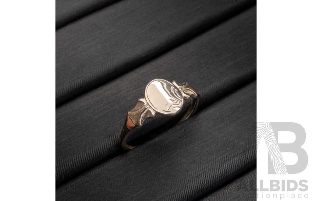 BRAND NEW - Sterling Silver Oval Signet Ring, Size H, 1.15 Grams