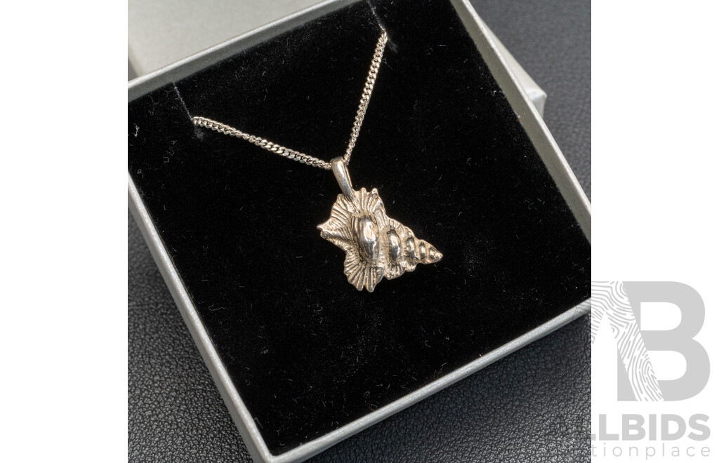 BRAND NEW - Sterling Silver Conch Shell Pendant, 22mm, on 45cm Necklace, 5.28 Grams