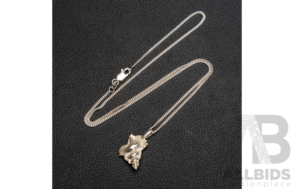 BRAND NEW - Sterling Silver Conch Shell Pendant, 22mm, on 45cm Necklace, 5.28 Grams