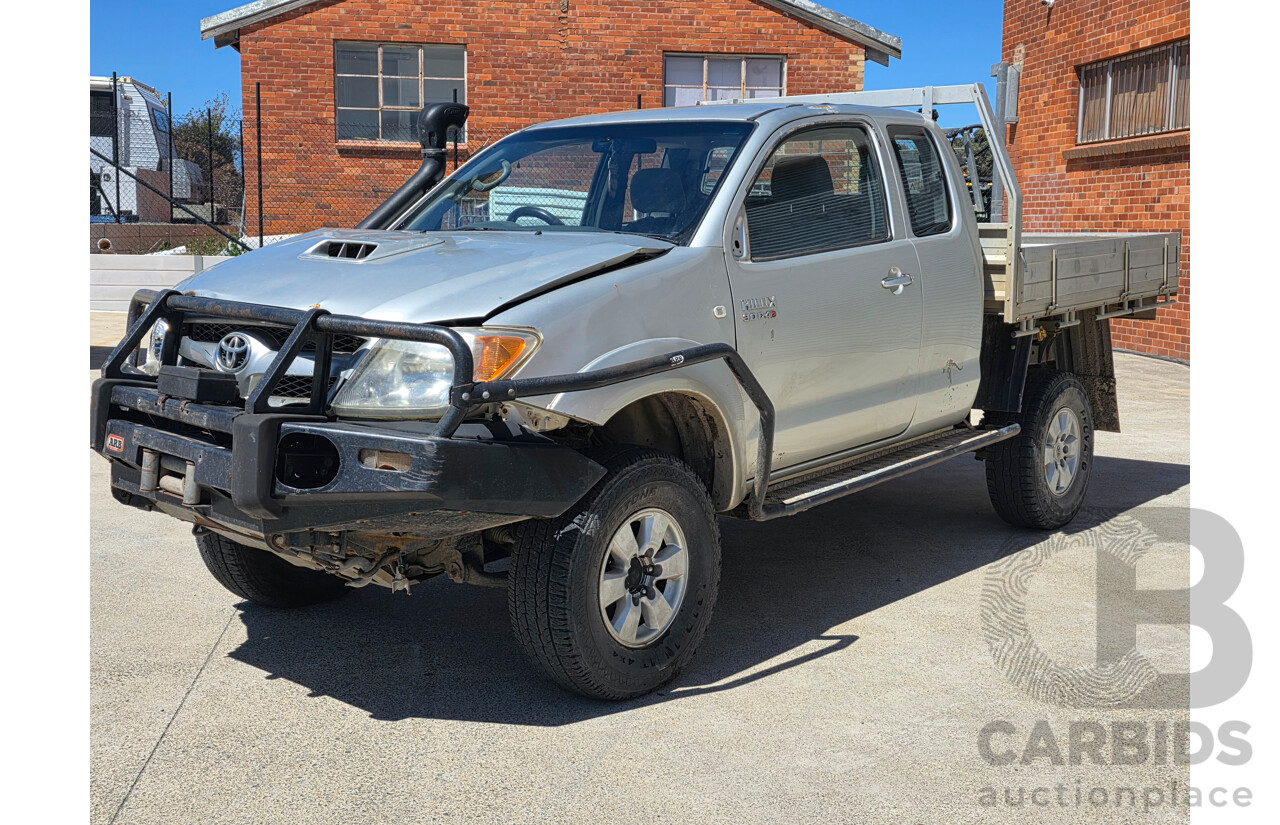4/2007 Toyota Hilux SR5 (4x4) KUN26R 07 UPGRADE Dual Cab P/Up Silver Turbo Diesel 3.0L - WOVR N/A