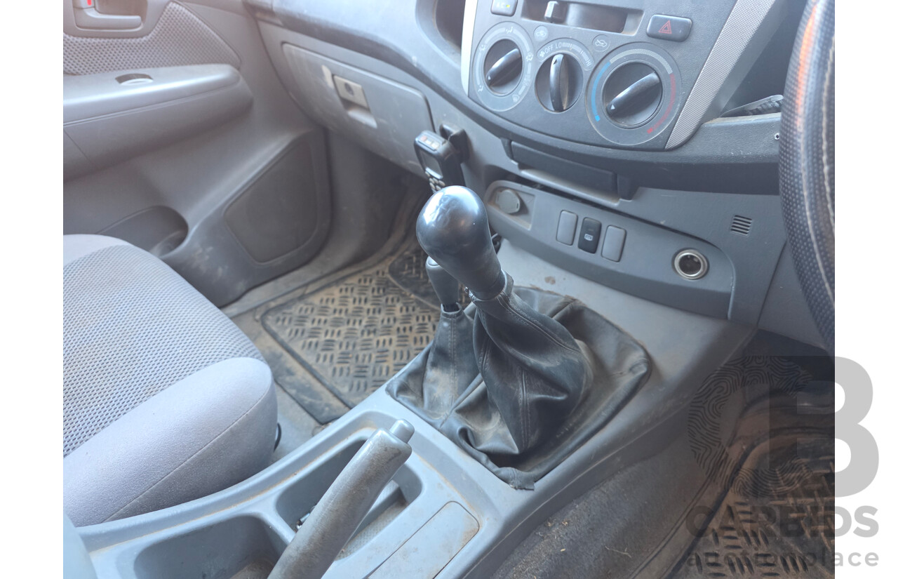 4/2007 Toyota Hilux SR5 (4x4) KUN26R 07 UPGRADE Dual Cab P/Up Silver Turbo Diesel 3.0L - WOVR N/A