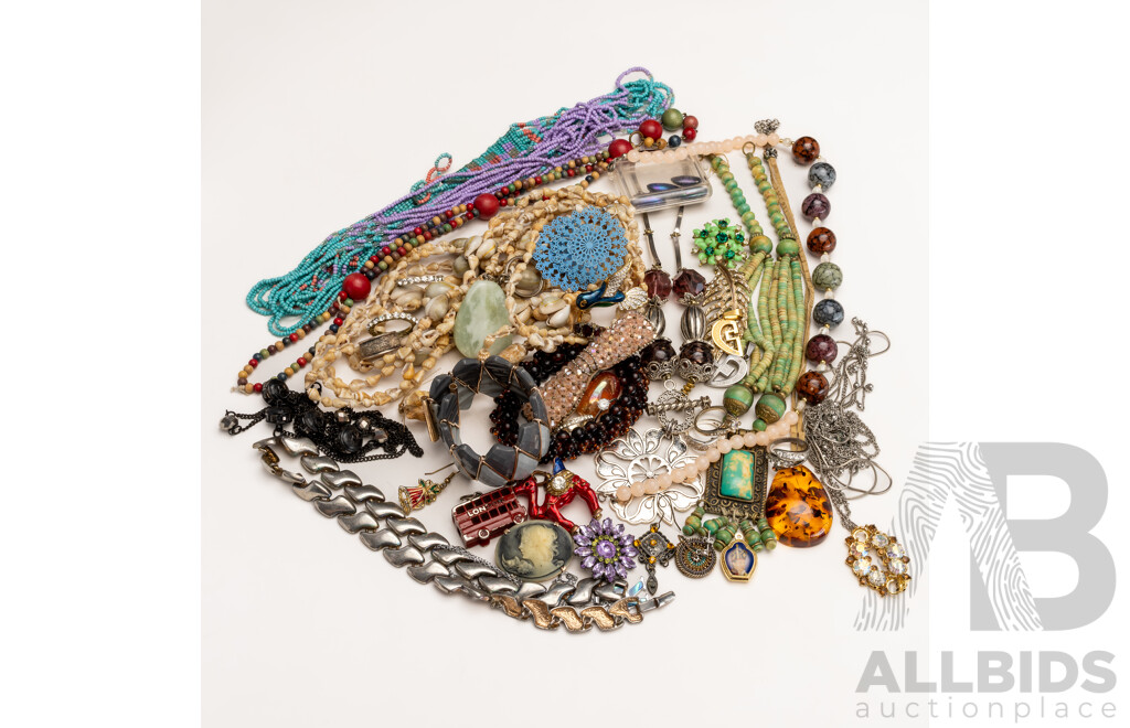 Interesting Collection of Vintage Jewellery Items Including Enamel Camel and London Bus Large Pendants & Vintage Shell Plant Hanger, 1530.0 Grams