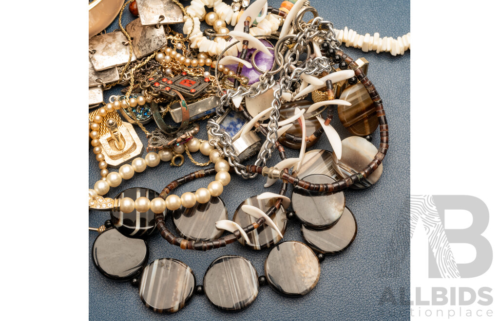 Collection of Vintage Jewellery Including Silver Collar Necklet & Amethyset Geode Necklace - Total 591.0 Grams