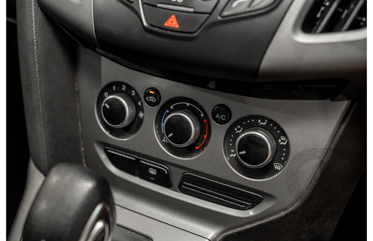 8/2012 Ford Focus Trend LW 4d Sedan Lunar Sky Metallic 2.0L