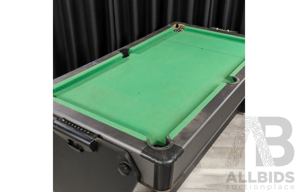 Small Arcade Reversable Pool/Air Hockey Table