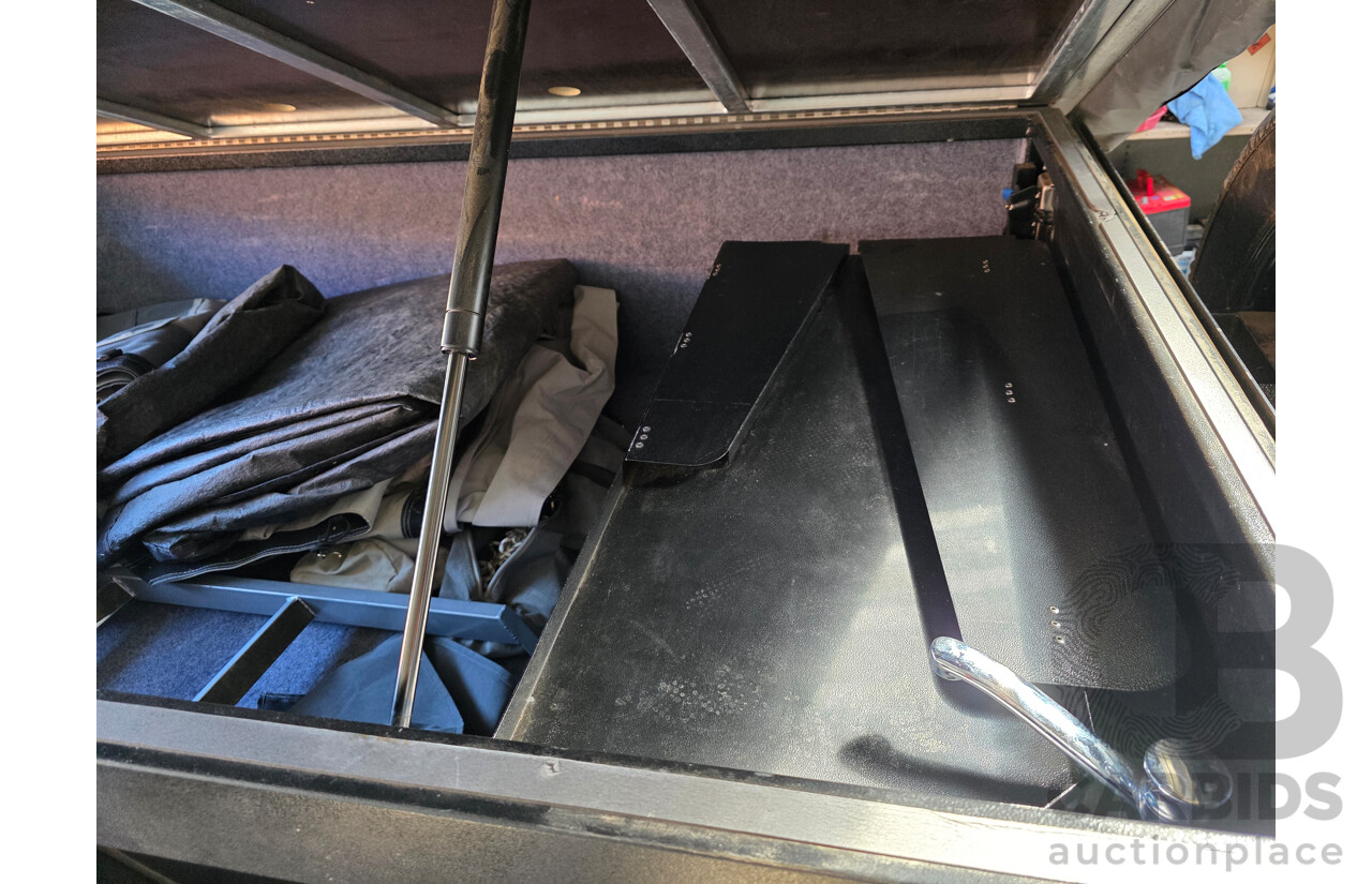 10/2016 GIC Black Series Extreme Commando Camping Trailer w/ 2x Annex and Boat Rack