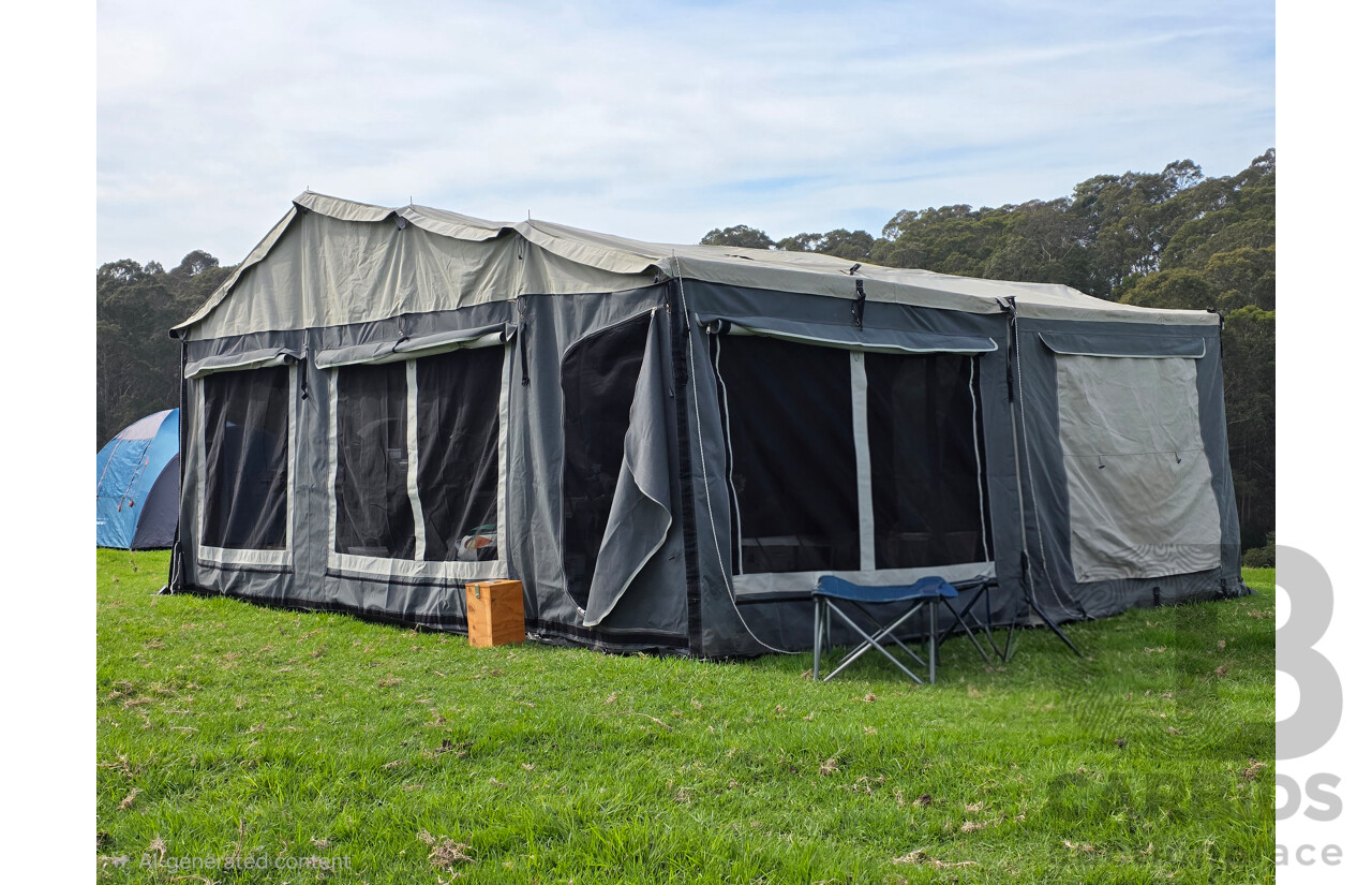 10/2016 GIC Black Series Extreme Commando Camping Trailer w/ 2x Annex and Boat Rack