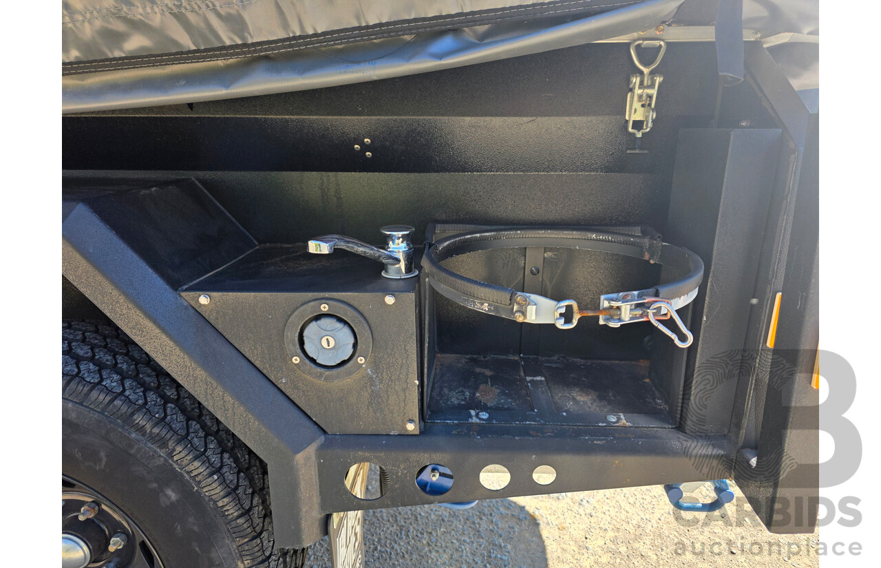 10/2016 GIC Black Series Extreme Commando Camping Trailer w/ 2x Annex and Boat Rack