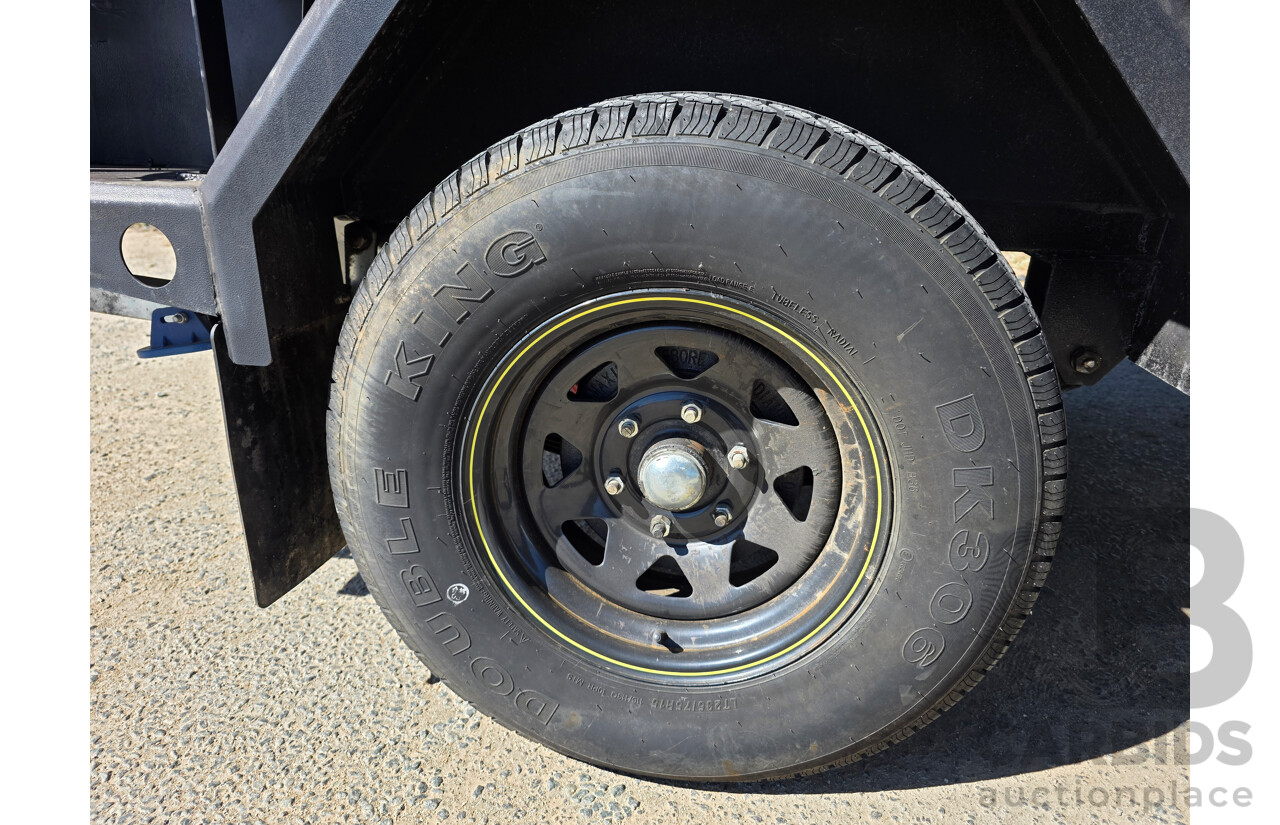 10/2016 GIC Black Series Extreme Commando Camping Trailer w/ 2x Annex and Boat Rack