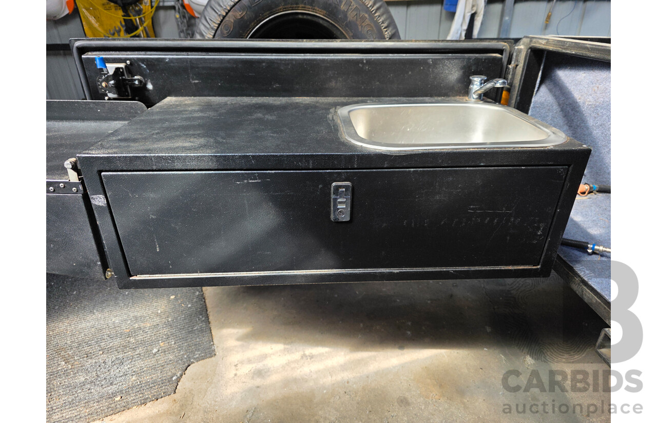 10/2016 GIC Black Series Extreme Commando Camping Trailer w/ 2x Annex and Boat Rack