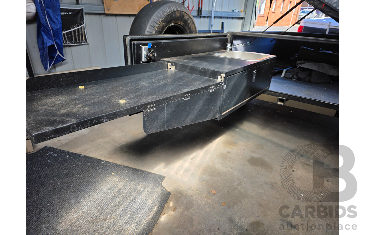 10/2016 GIC Black Series Extreme Commando Camping Trailer w/ 2x Annex and Boat Rack