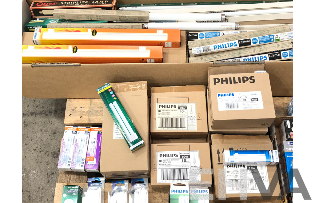 Large Selection of Fluorescent - Lot 1633674 | EHVA