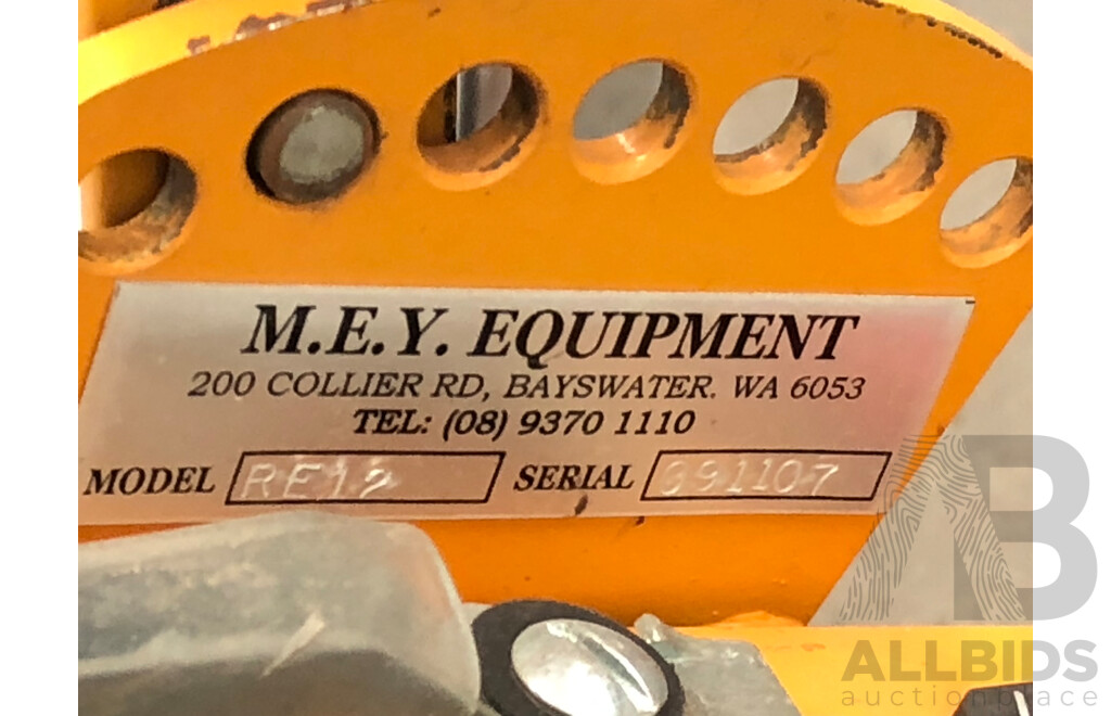 MEY Four Stroke 12 Inch Lawn Edger