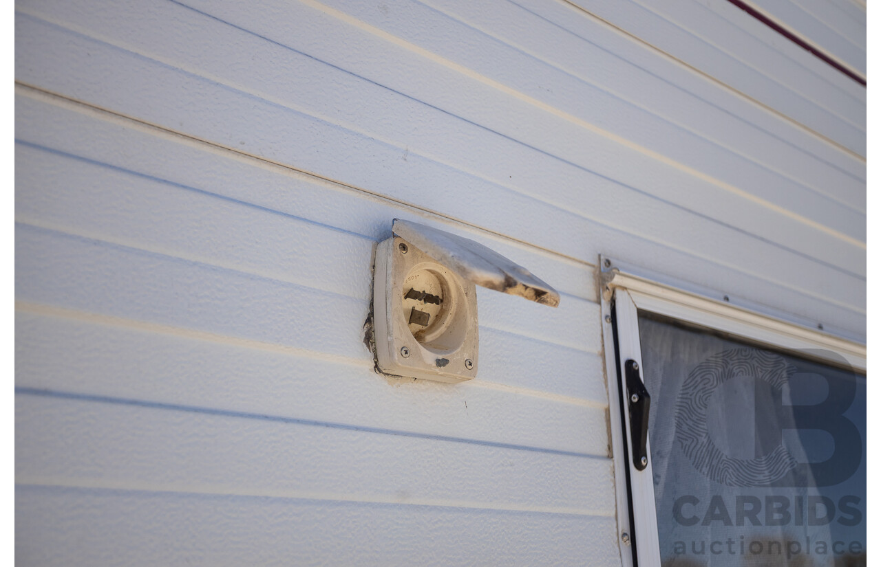 08/2001 Regent Cruiser 19ft Caravan Trailer  - White