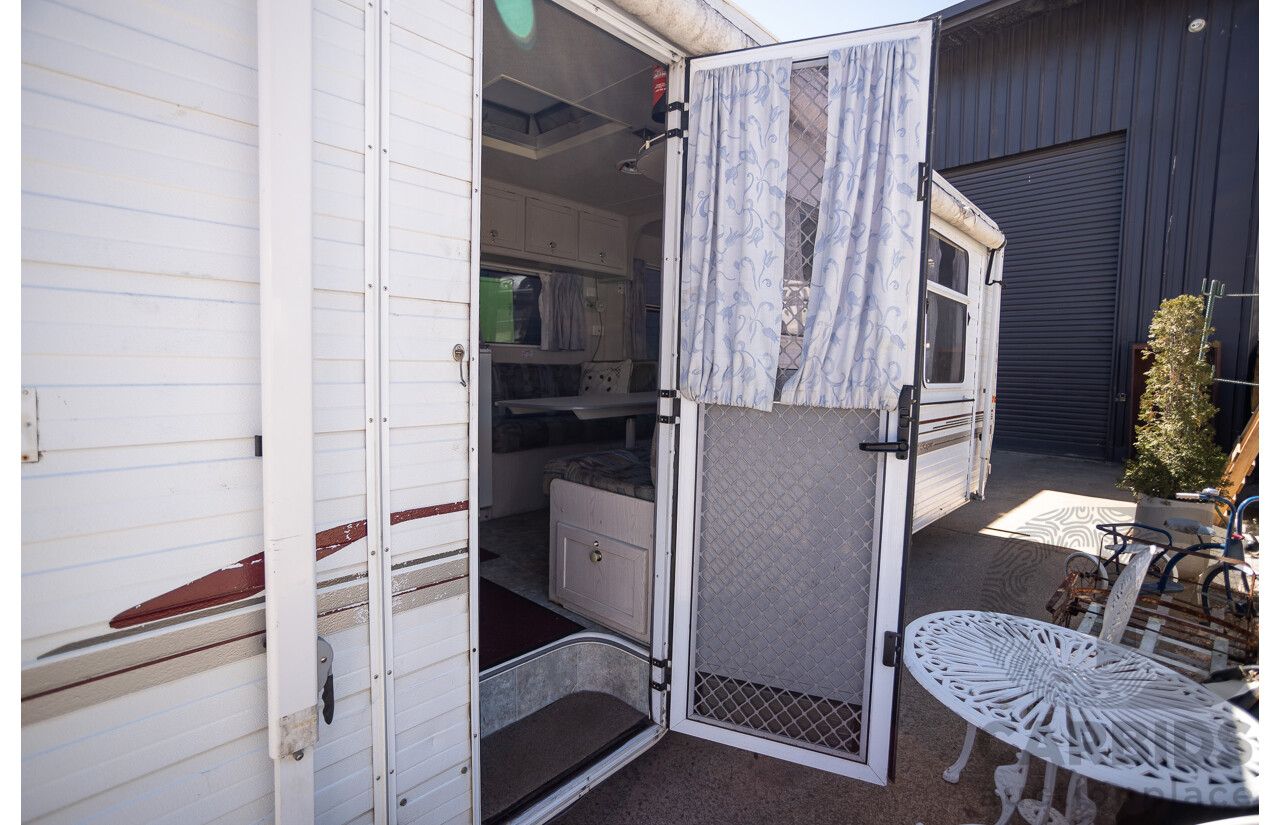 08/2001 Regent Cruiser 19ft Caravan Trailer  - White